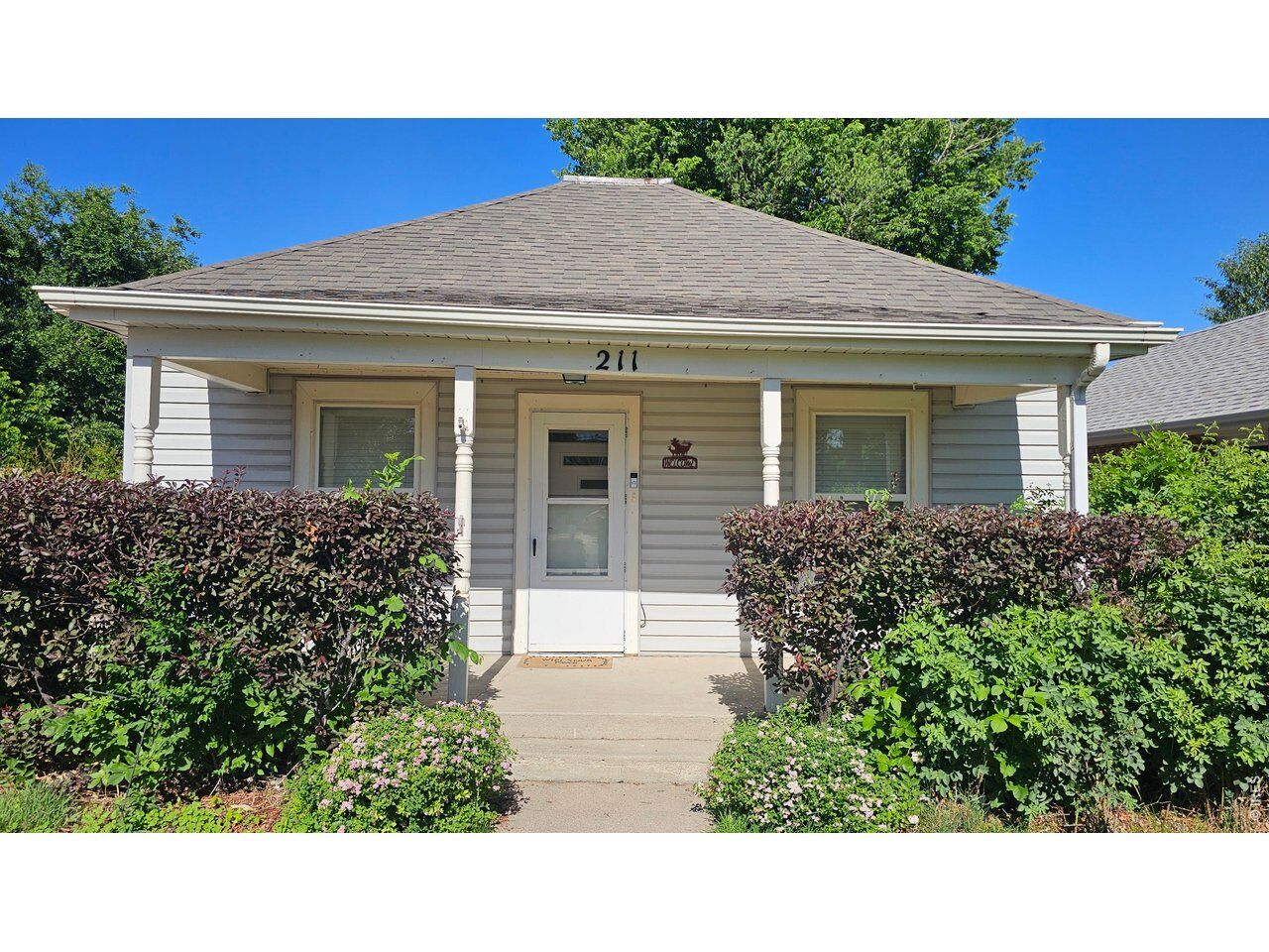 Property Photo:  211 Deuel St  CO 80701 