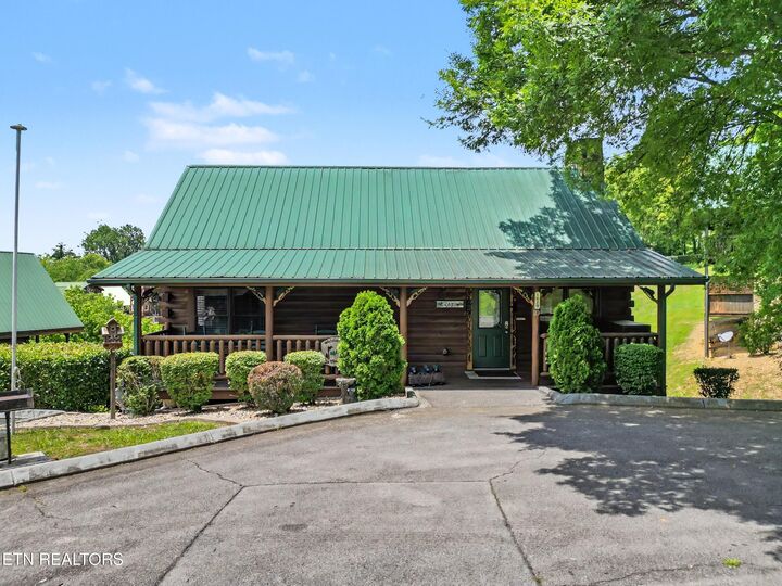 Property Photo:  1629 Little Cabin Loop  TN 37862 