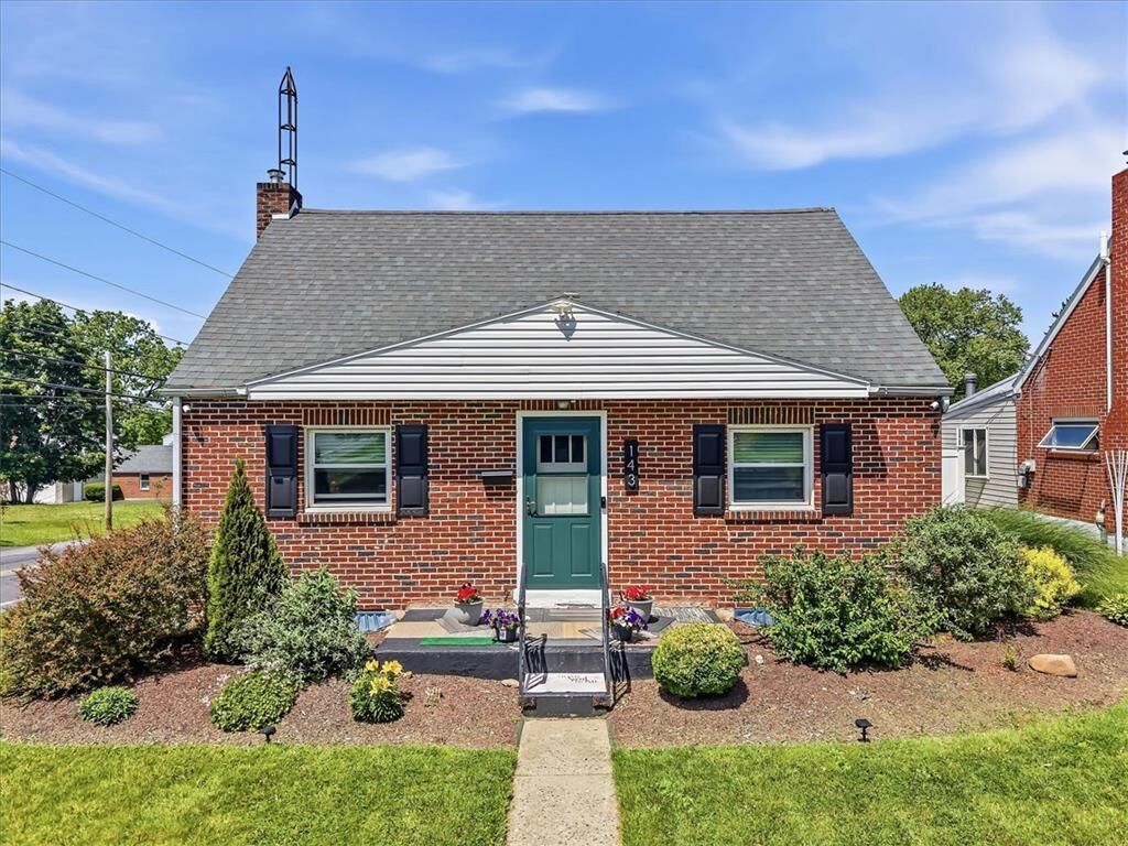 Property Photo: 143 Dell Street PA 18049