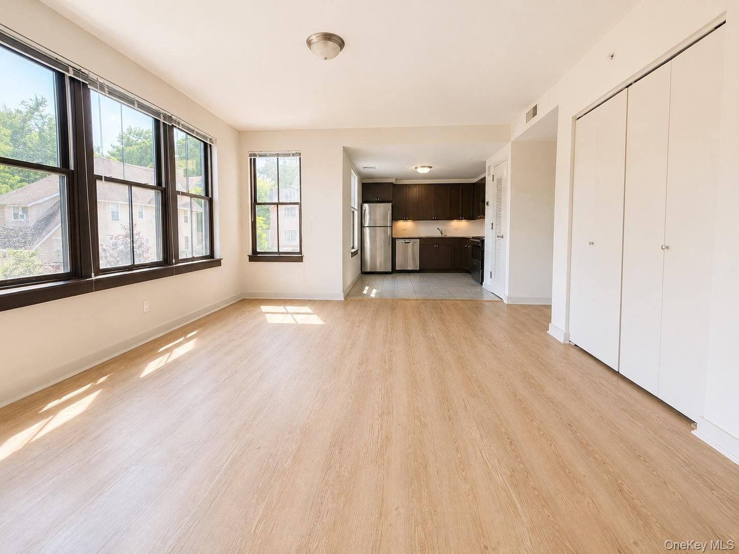 Property Photo:  110 Main Street 3G  NY 10707 