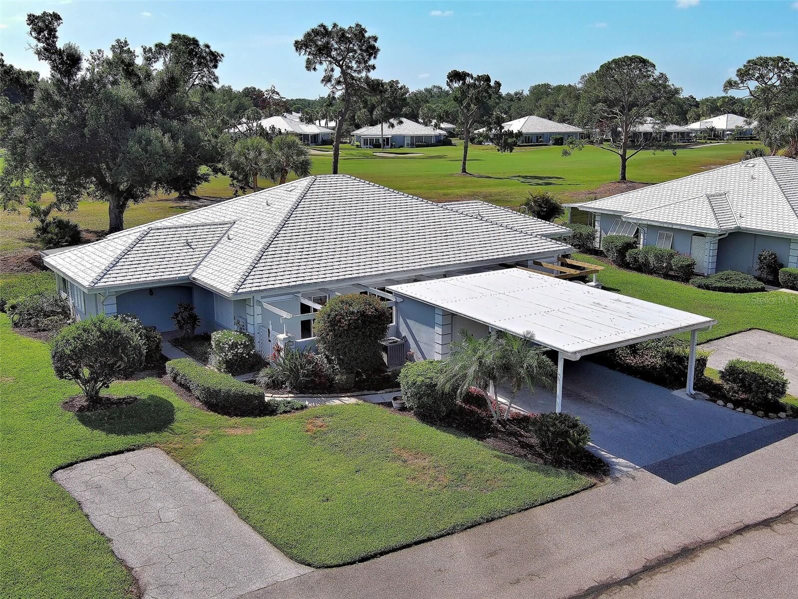 Property Photo: 262 Cerromar Way S 53 FL 34293