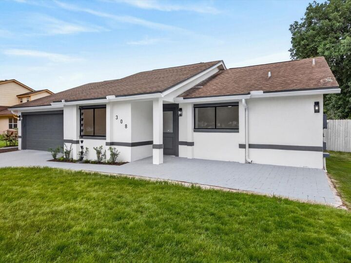 Property Photo: 308 S Shadow Bay Drive FL 32825