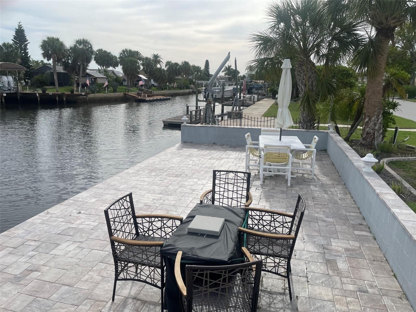 Property Photo:  7128 Southwind Drive  FL 34667 