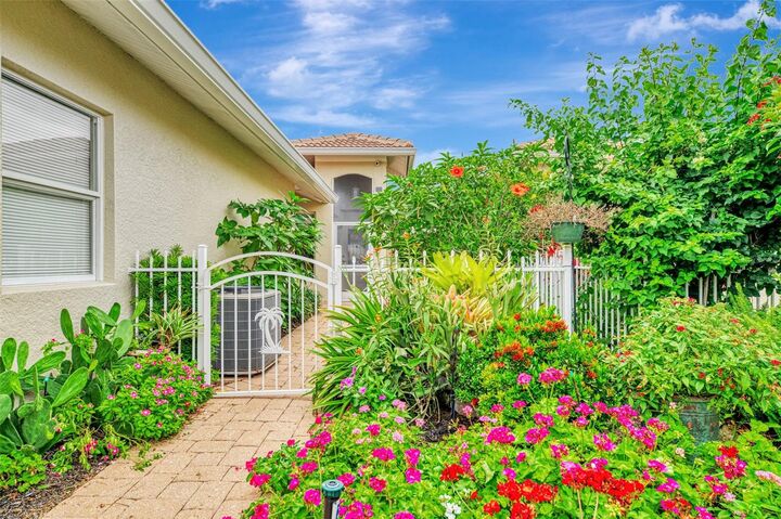 Property Photo: 1078 Topelis Drive FL 34223