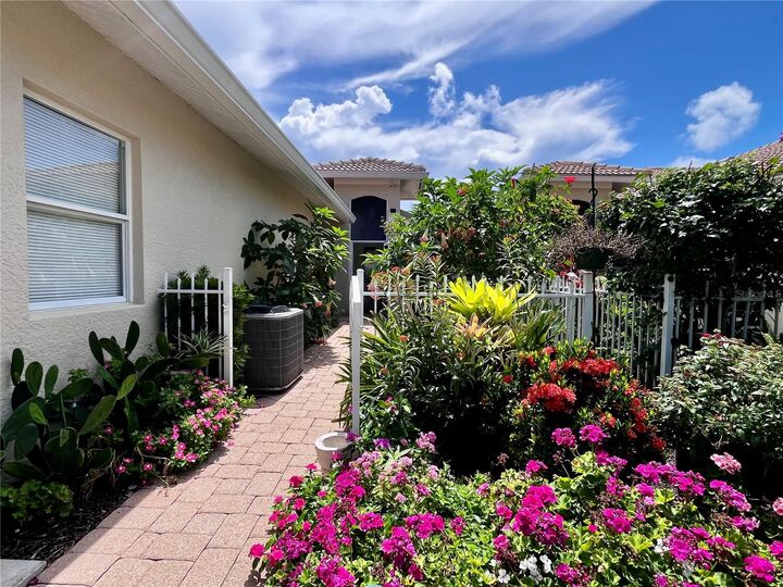 Property Photo: 1078 Topelis Drive FL 34223