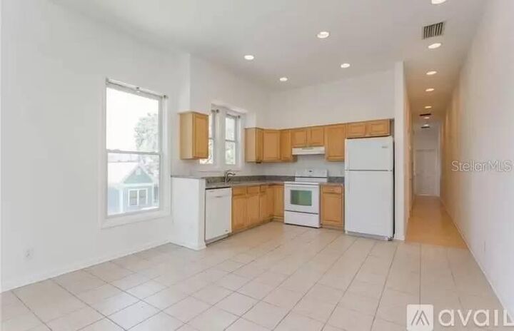 Property Photo:  2006 E 4th Avenue  FL 33605 