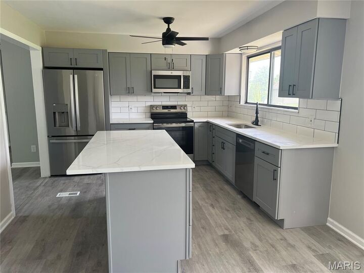 Property Photo: 940 Ampere Court MO 63367