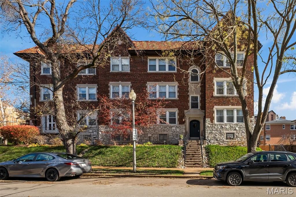 Property Photo:  630 Westwood Drive 2S  MO 63105 