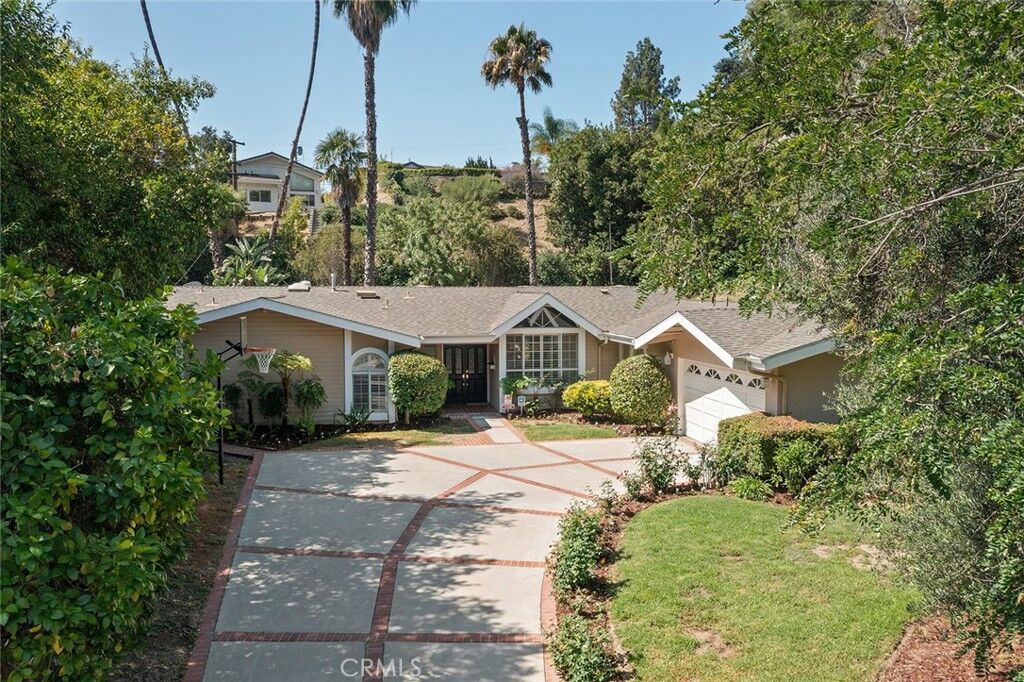 Property Photo: 20154 Allentown CA 91364