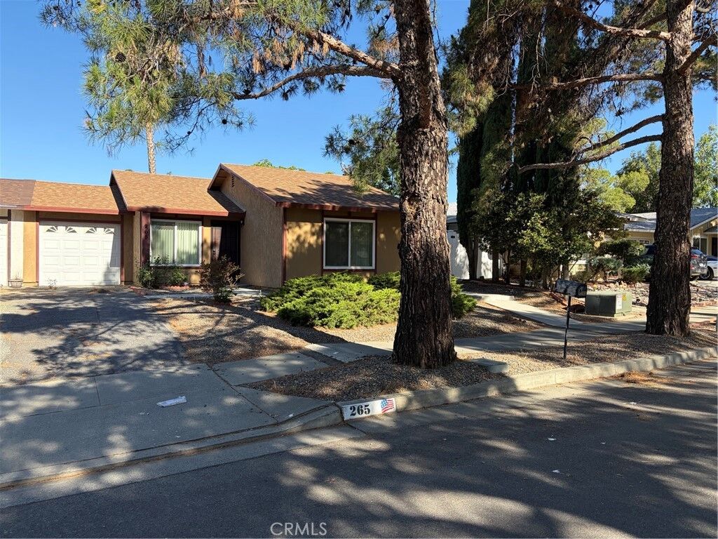 Property Photo:  265 Dawn  CA 92220 