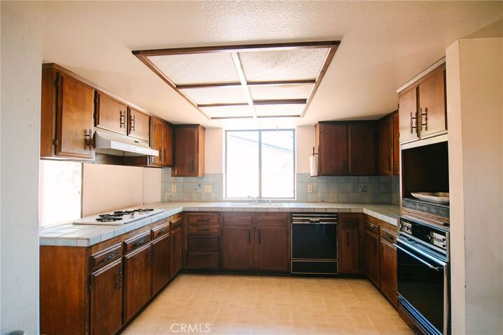 Property Photo:  715 Vickie Avenue  CA 93454 