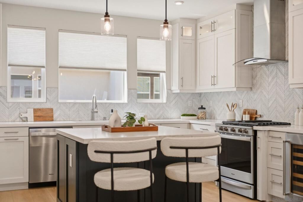 Property Photo: 2863 Avella Circle CA 92108