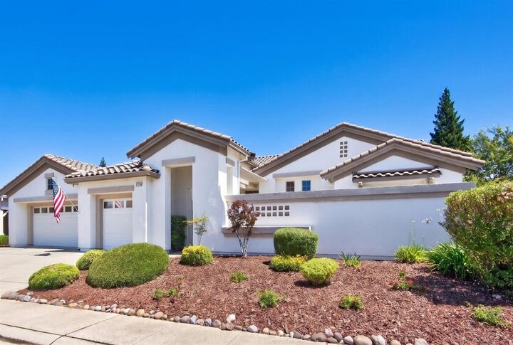 Property Photo:  2209 Lamplight Lane  CA 95648 