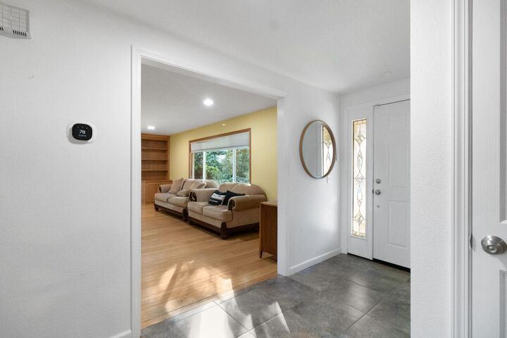 Property Photo:  934 King James Way  CA 95762 