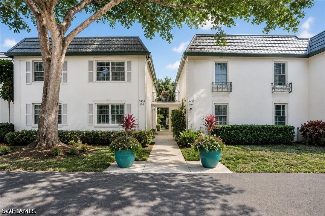 Property Photo:  216 Bob O Link Way A  FL 34105 