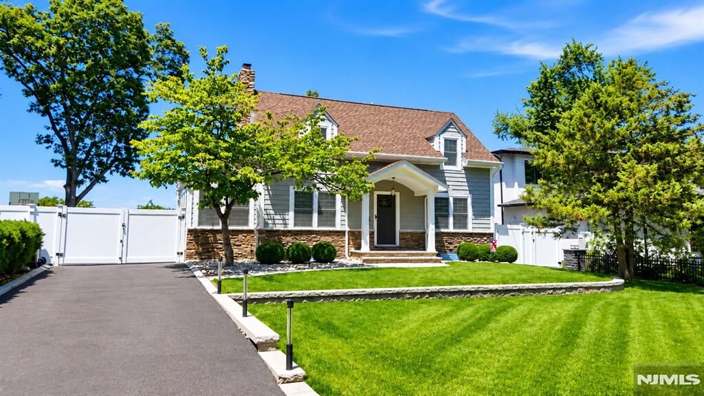 Property Photo:  307 Farview Avenue  NJ 07652 
