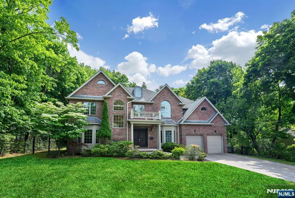 Property Photo:  19 Walker Avenue  NJ 07624 