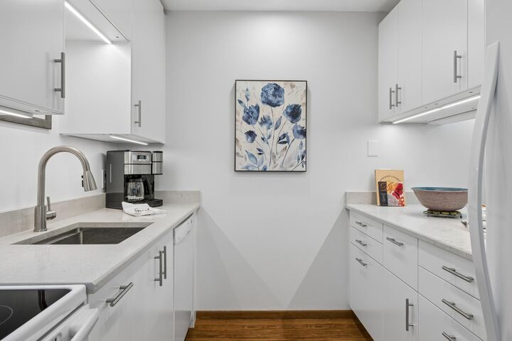 Property Photo: 35 Nathan Lane N 303 MN 55441