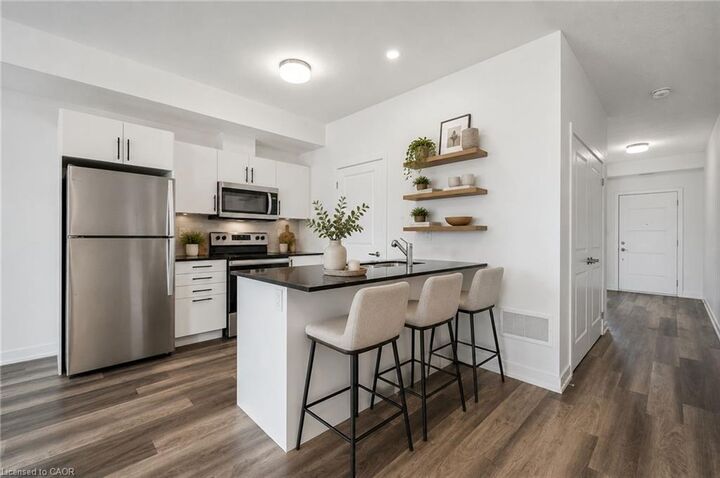 Property Photo: 205 West Oak Trail 38 ON N2R 0R9