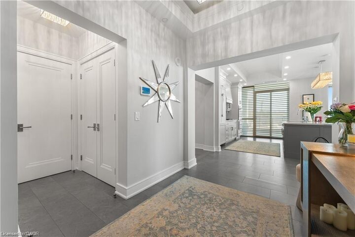 Property Photo:  2060 Lakeshore Road 205  ON L7R 0G2 