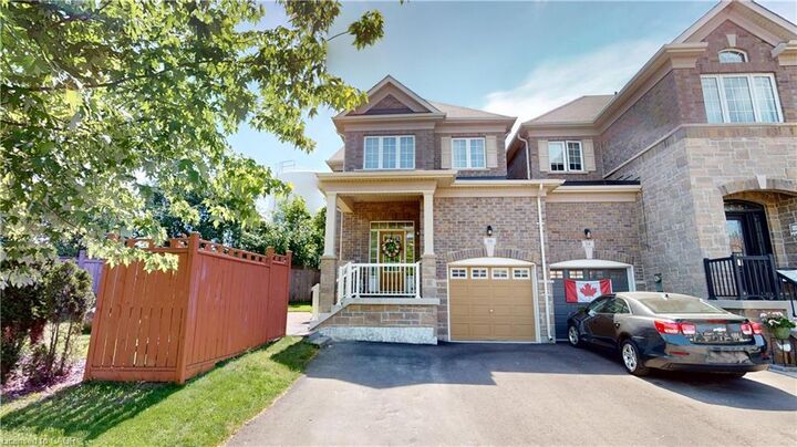 16 Ridgegate Crescent — photo 1