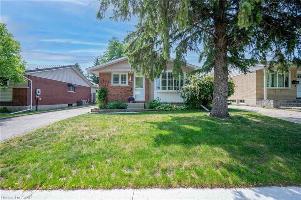 Property Photo:  613 Dogwood Lane  ON N2L 4Y2 