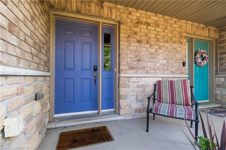 Property Photo:  53 Banks Street  ON N3T 0H6 