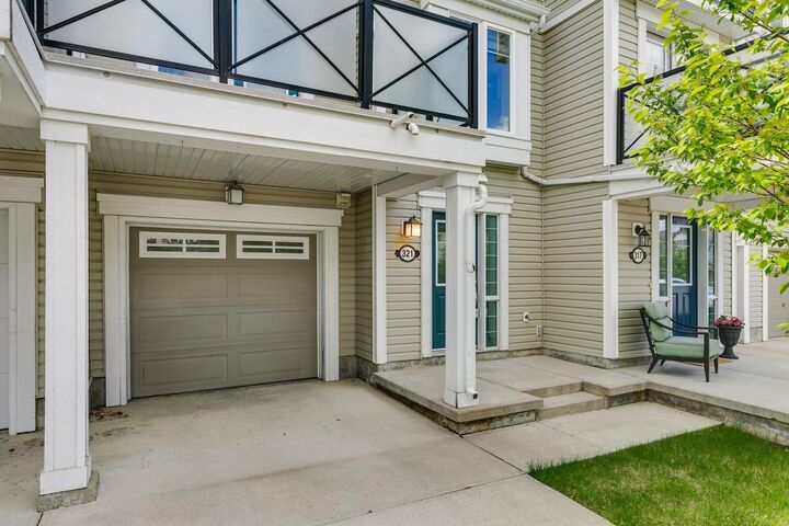 Property Photo:  321 Windstone Gardens SW  AB T4B 3R5 