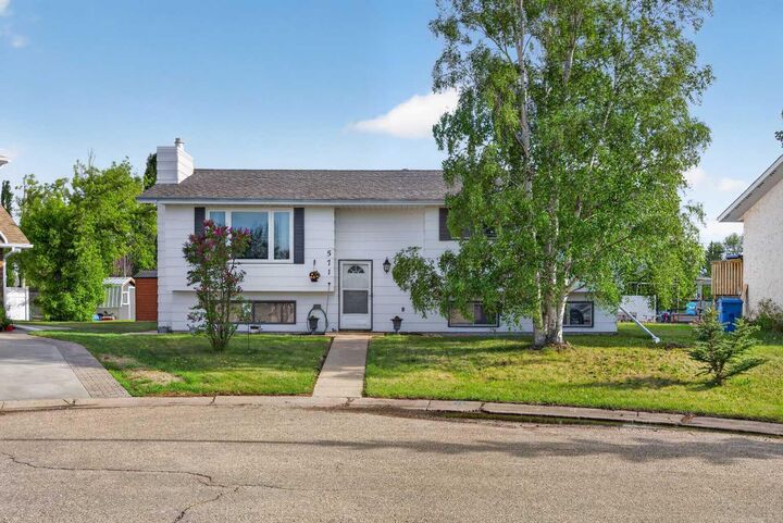 Property Photo: 571 8 Street SE AB T0M 2A0