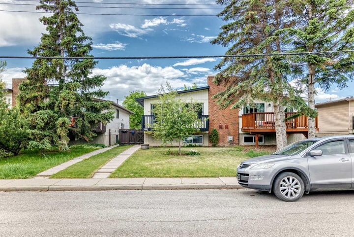 Property Photo:  5233 17 Avenue NW  AB T3B 4N6 