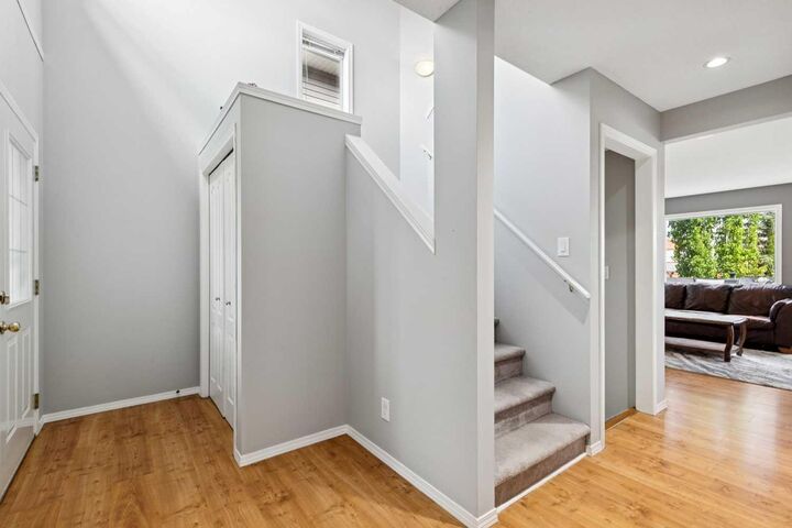 Property Photo:  18 Bridlewood Way SW  AB T2Y 3R5 