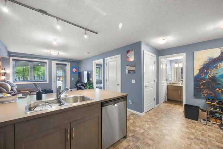 Property Photo:  402 Kincora Glen Road NW 3110  AB T3R 0V2 