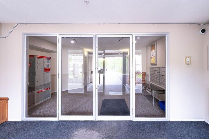 Property Photo: 1000 Citadel Meadow Point NW 214 AB T3G 5N5