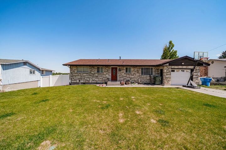 Property Photo:  1942 Monte Vista Drive  ID 83201 