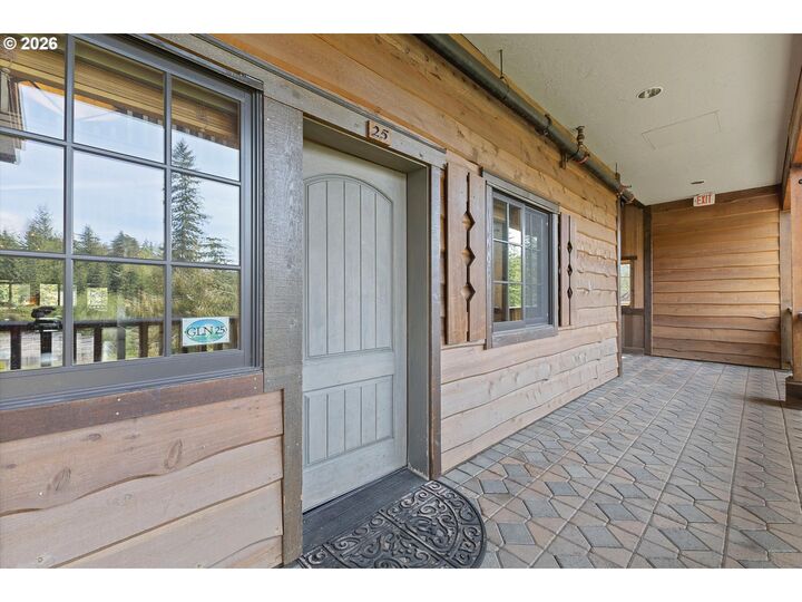 Property Photo:  31206 E Collins Lake Rd 25  OR 97028 