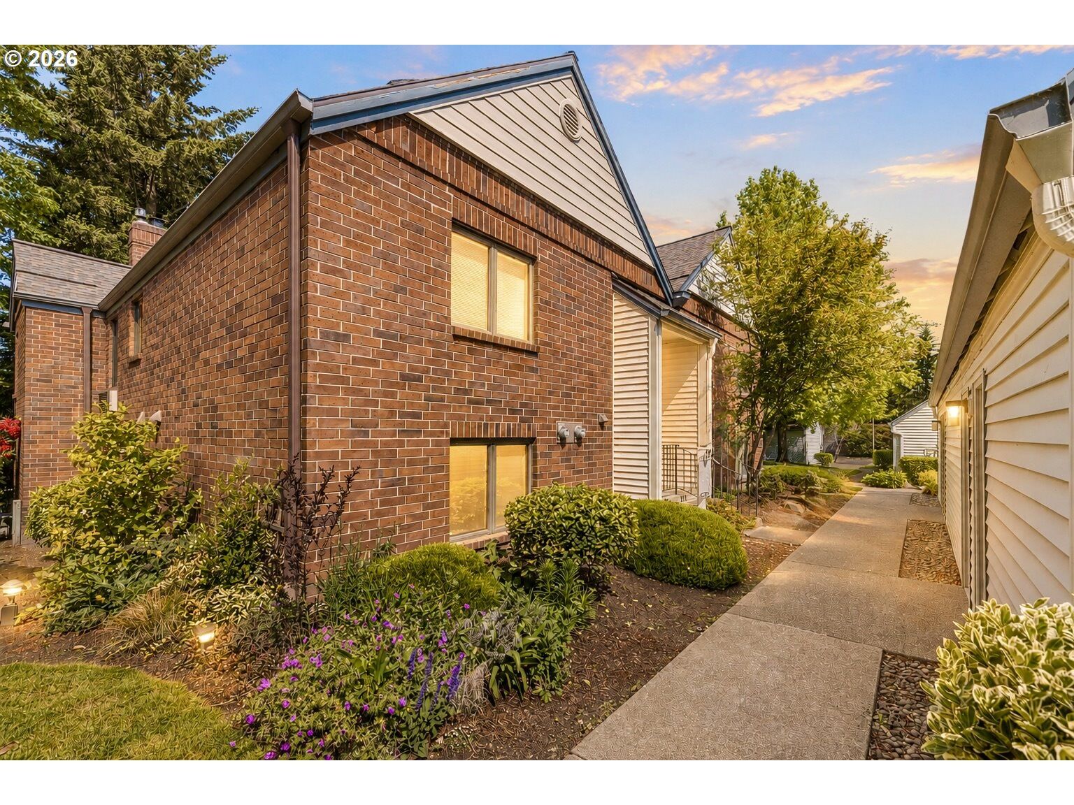 Property Photo:  15015 NE Sacramento St 49  OR 97230 