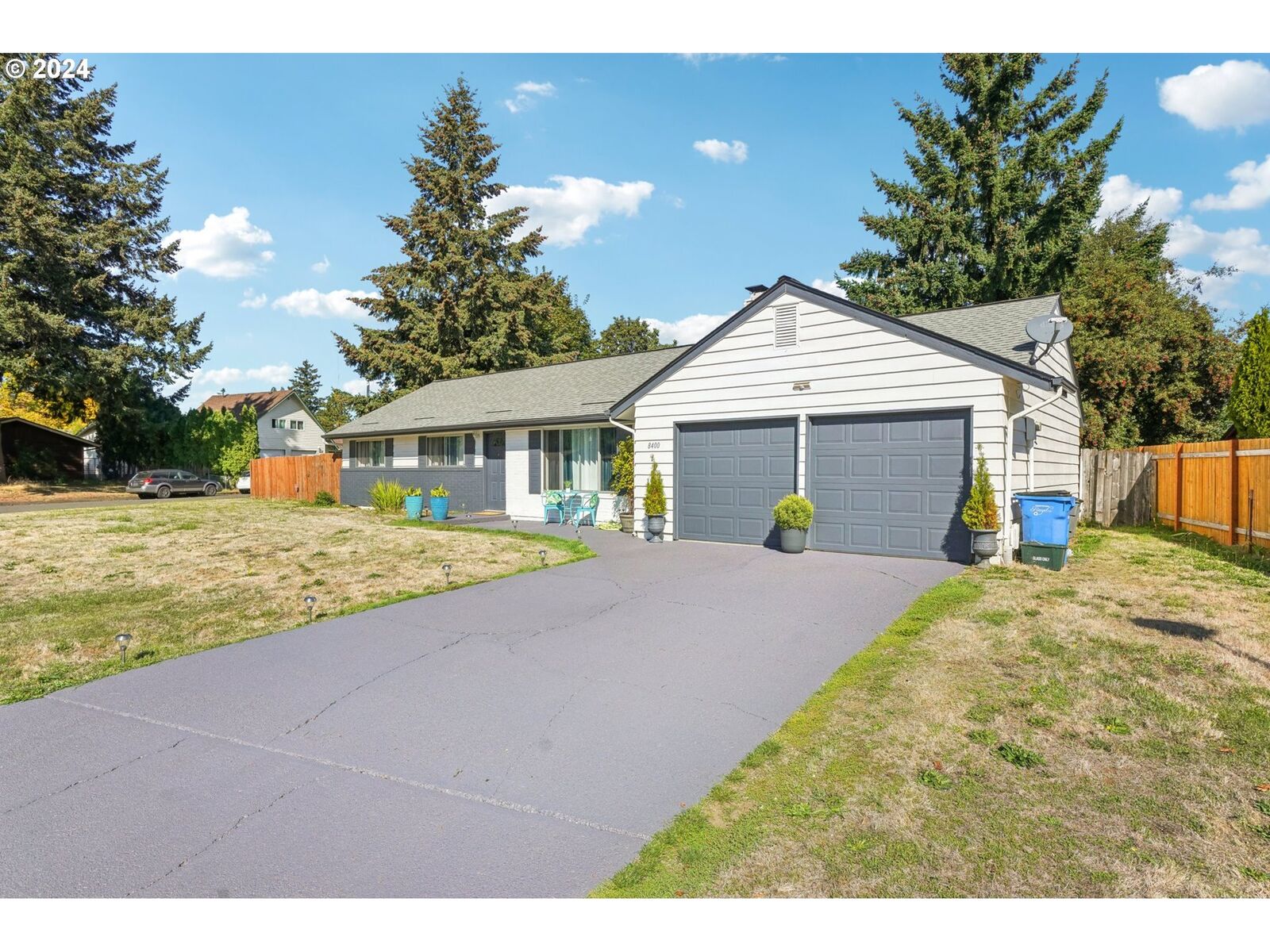 Property Photo: 8400 NE Royal St WA 98662