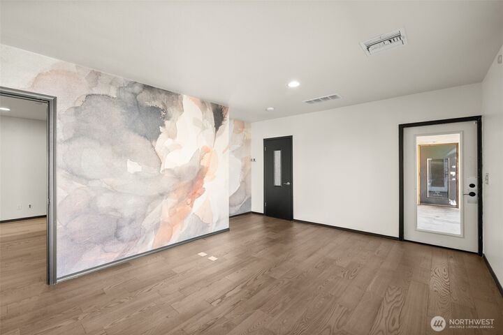 Property Photo:  213 E 8th Street B  WA 98362 
