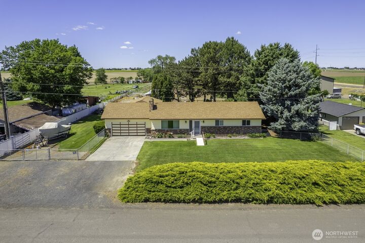 Property Photo: 4934 Road L.9 NE WA 98837