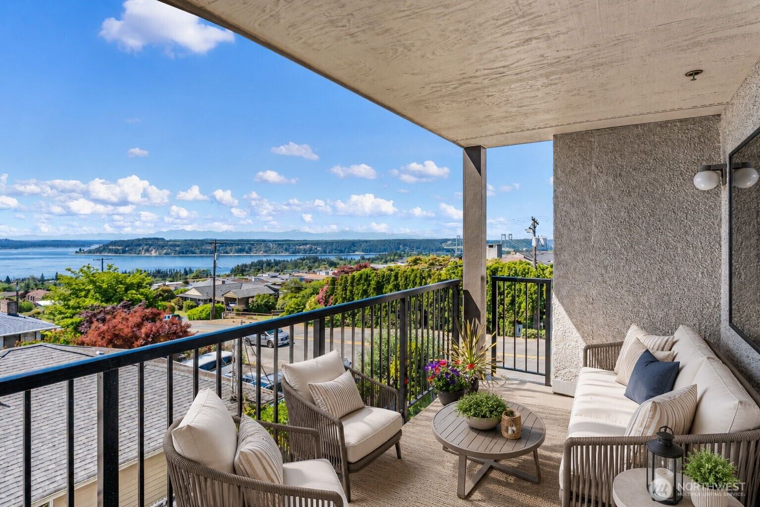 Property Photo: 1902 S Bridgeport Way W 205 WA 98466