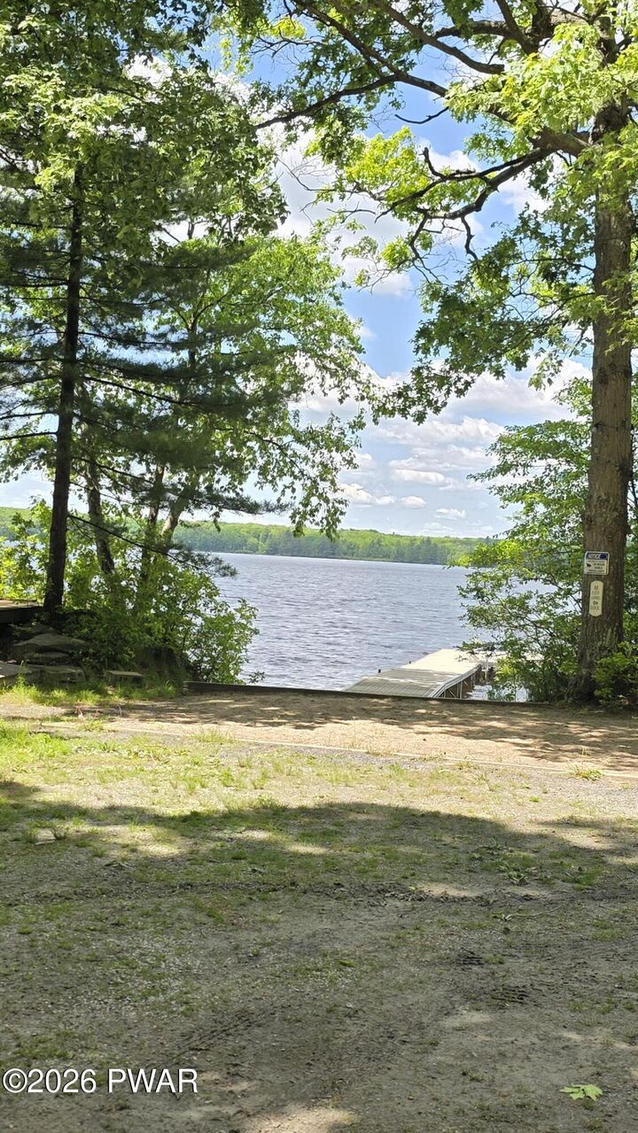 Property Photo:  102 Canoe Lane  PA 18458 