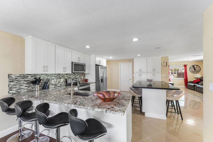 Property Photo:  4025 NW 105th Avenue  FL 33065 