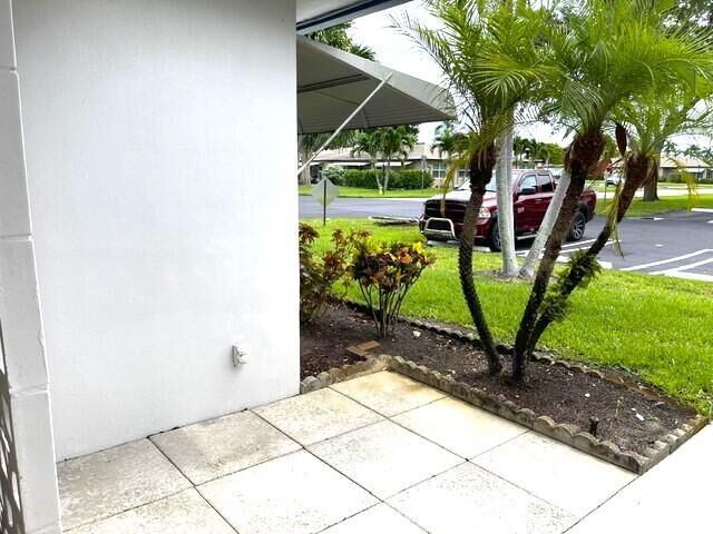 Property Photo: 1152 Circle Drive D FL 33445