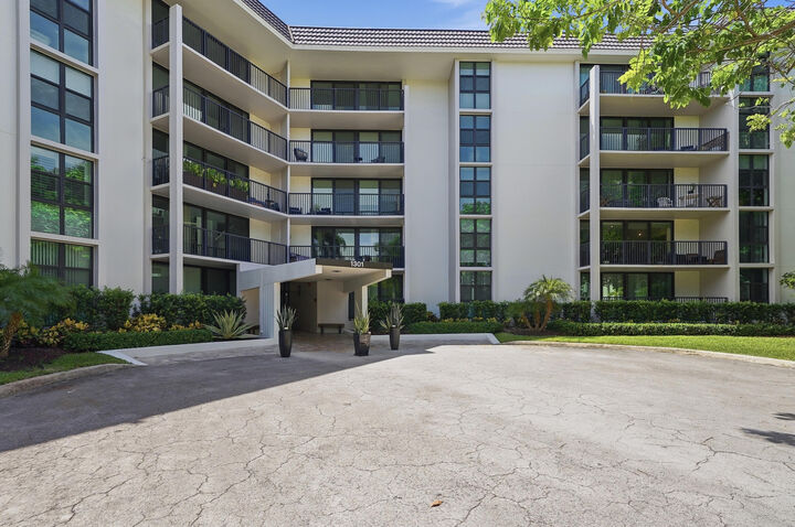 Property Photo:  1301 River Reach Drive 514  FL 33315 