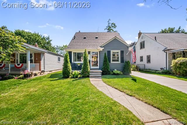 Property Photo:  704 N Edison Avenue  MI 48067 