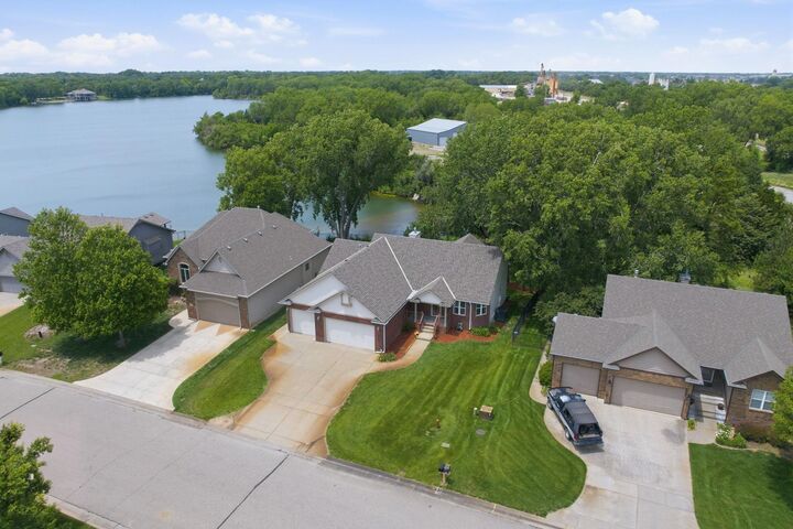 Property Photo: 2553 N Hazelwood St KS 67205