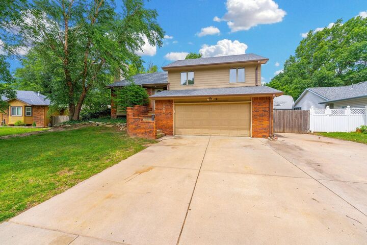 Property Photo:  1909 N Smarsh Ln  KS 67212-1473 
