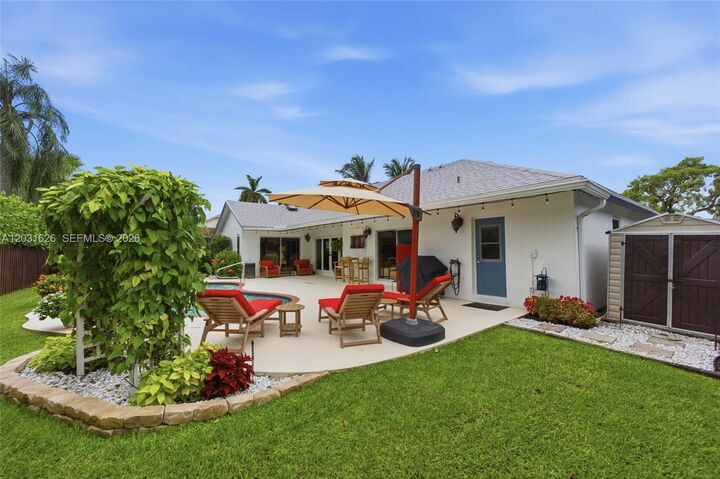 Property Photo: 943 SW 149th Way FL 33326