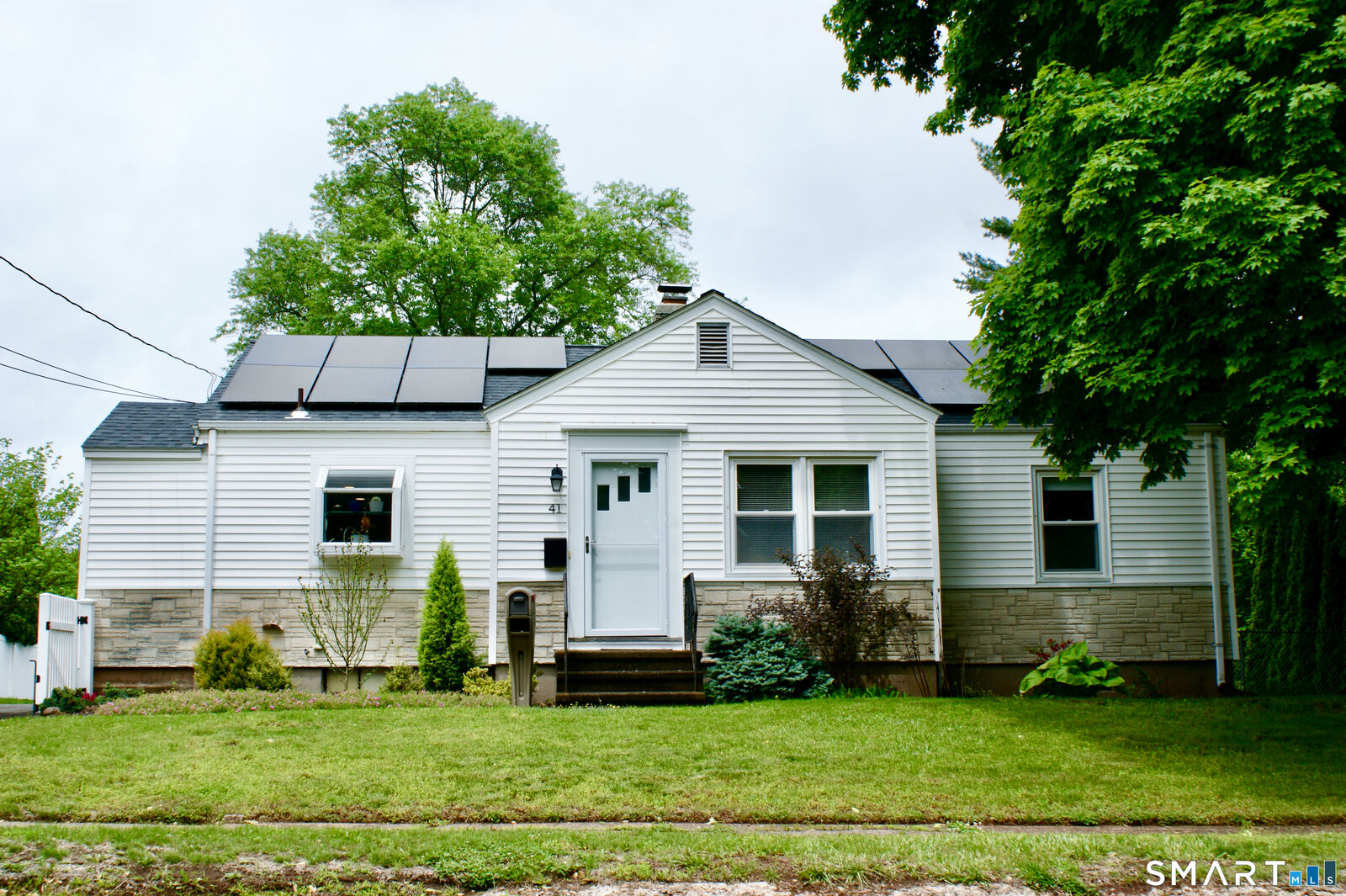 Property Photo:  41 Cumpstone Drive  CT 06518 