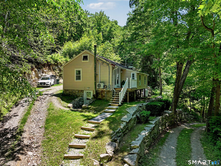 Property Photo: 457 Newtown Turnpike CT 06883